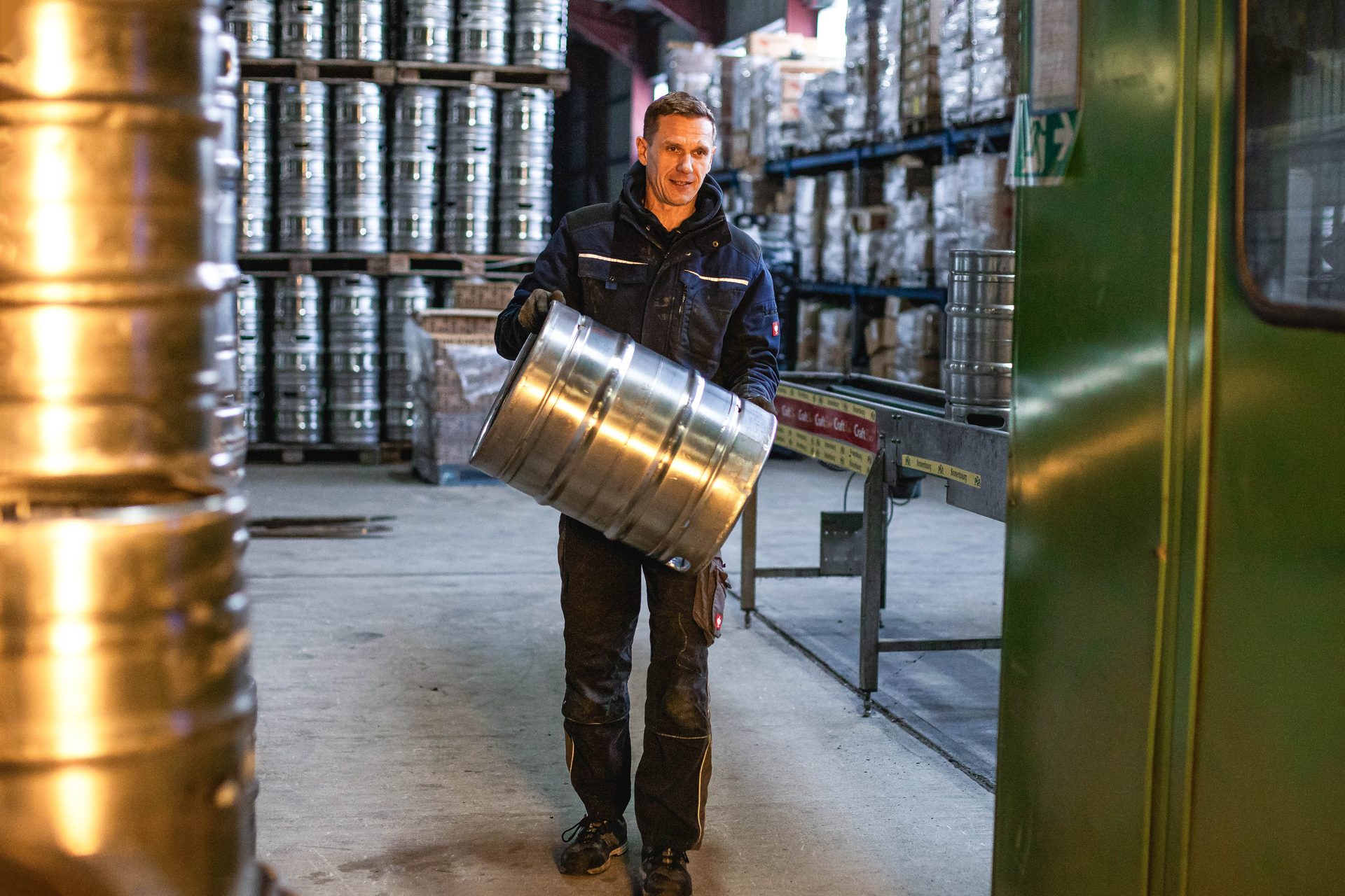 Edelstahl-KEGs im Lager